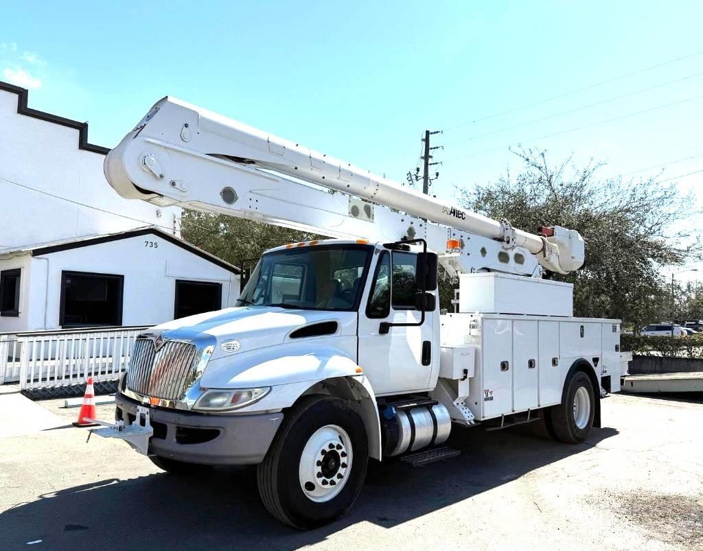 International 4300 Lastbilmonterede lifte