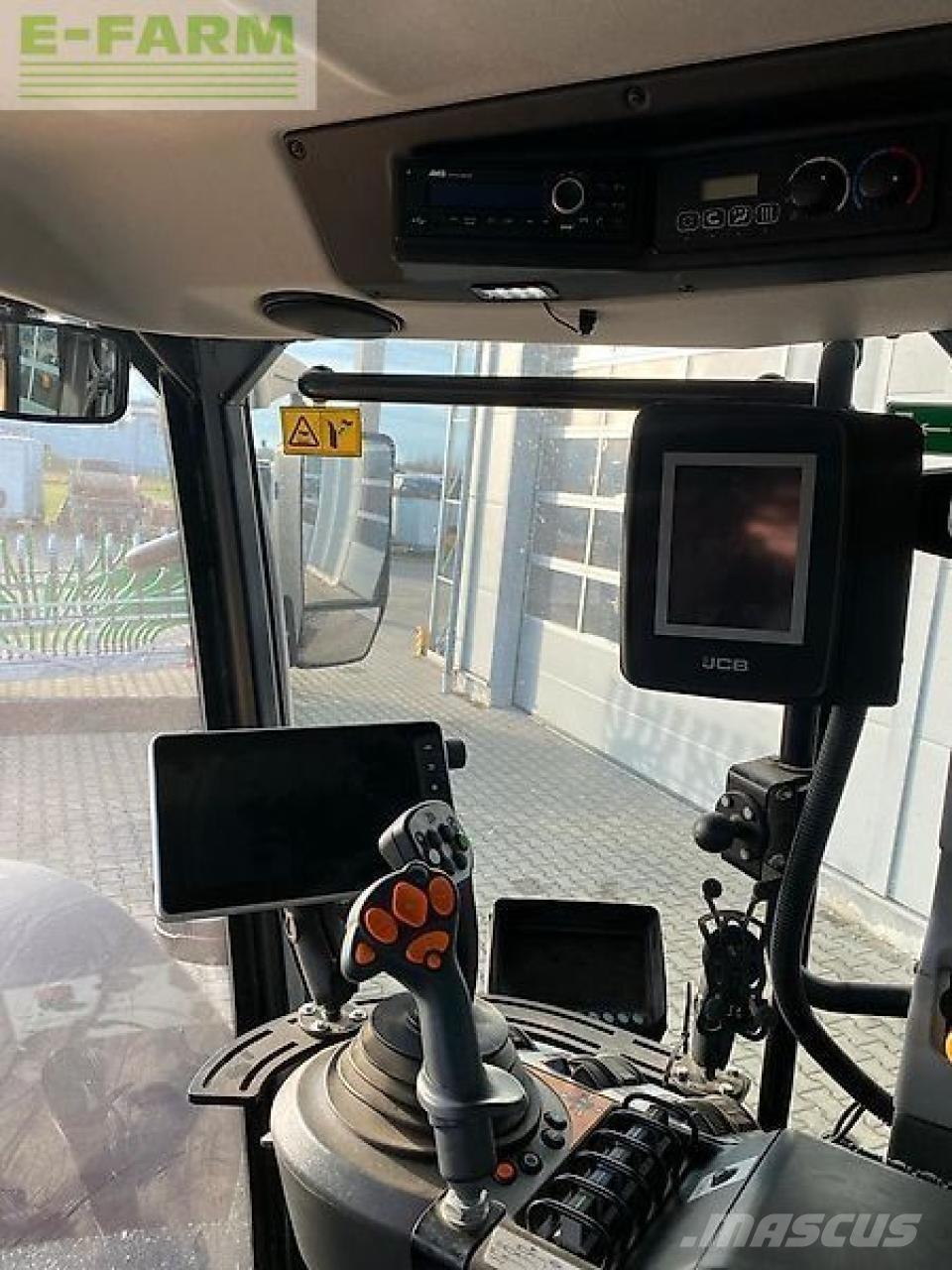 JCB 4220 fatsrac Traktorer