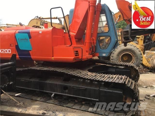 Hitachi EX 200 Gravemaskiner på larvebånd