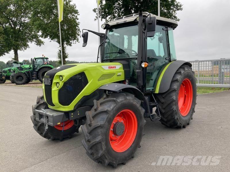 CLAAS AXOS 240 Traktorer