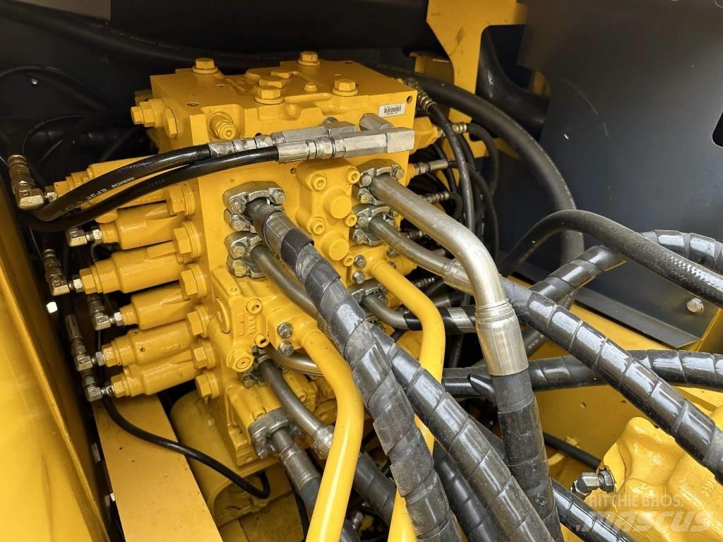 Komatsu PC 200-8 Gravemaskiner på larvebånd