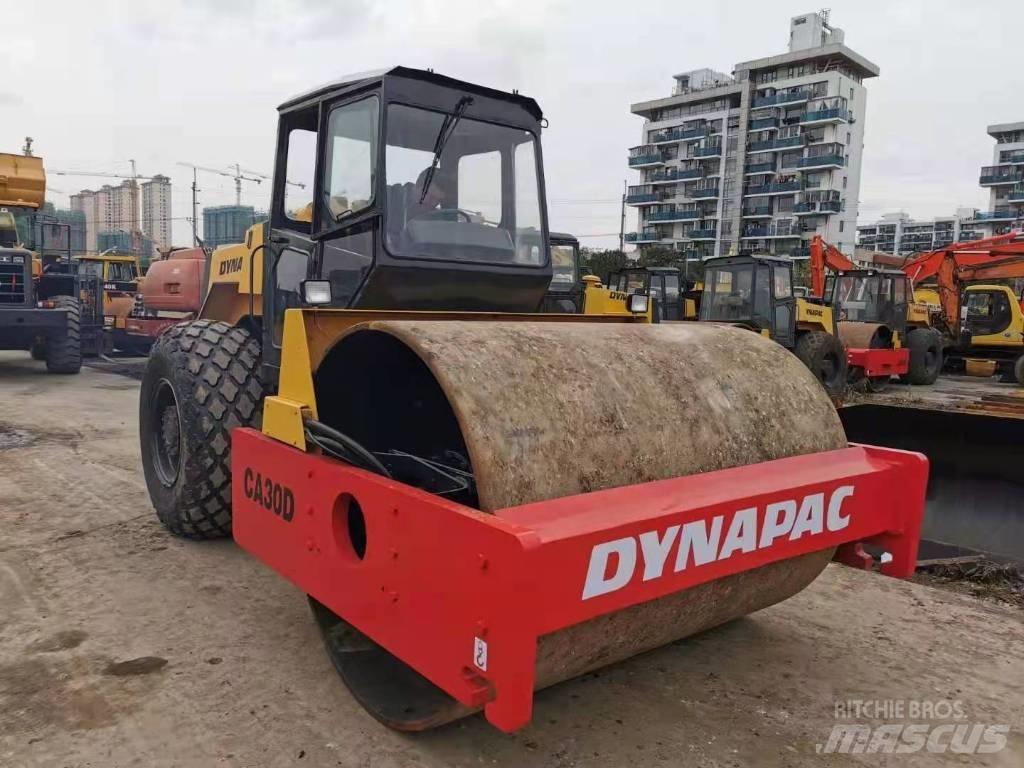 Dynapac CA 30 D Enkelt tromle