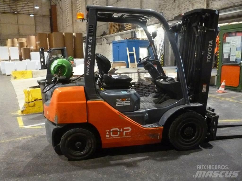 Toyota 02-8FGF25 LPG gaffeltrucks