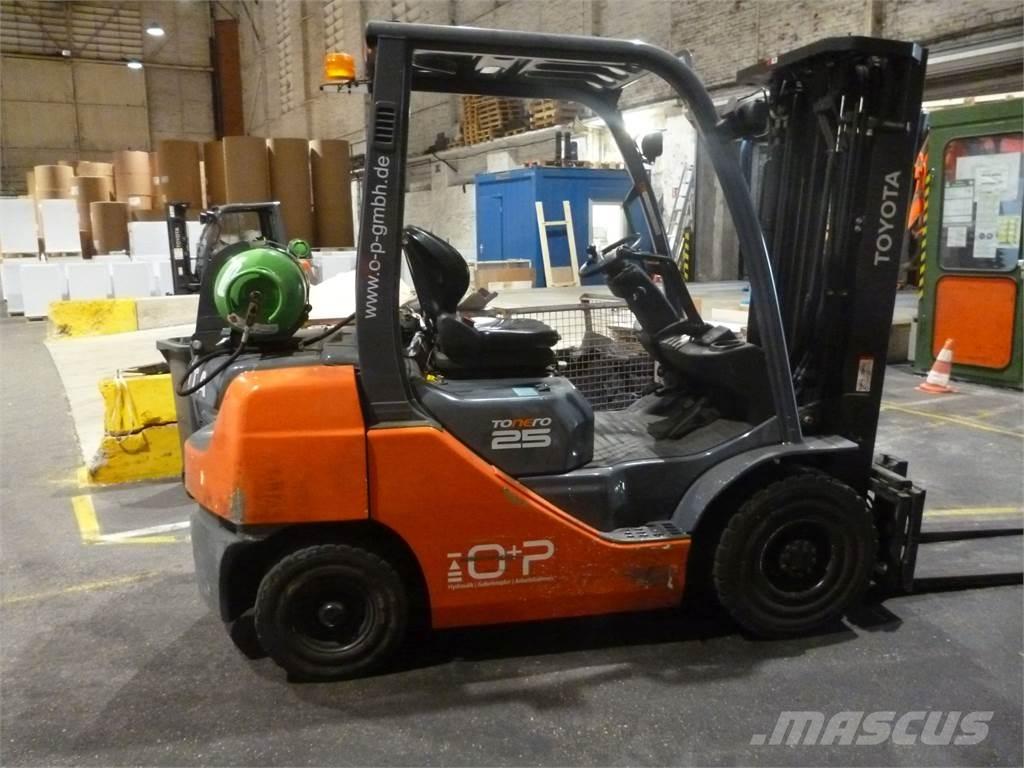 Toyota 02-8FGF25 LPG gaffeltrucks