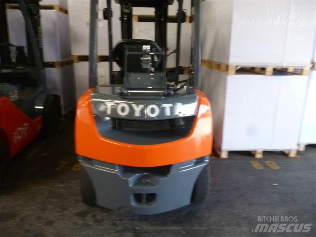 Toyota 02-8FGF25 LPG gaffeltrucks