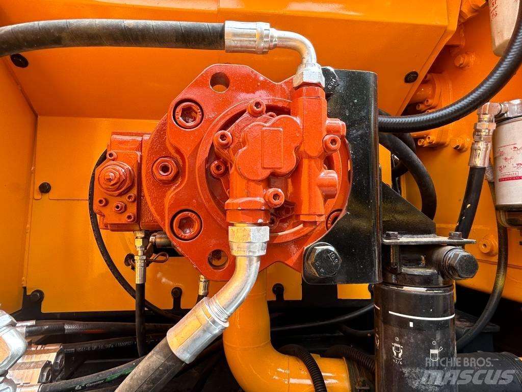Hyundai 220-9S Gravemaskiner på larvebånd