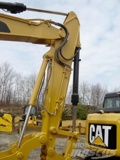 CAT 311F Gravemaskiner på larvebånd