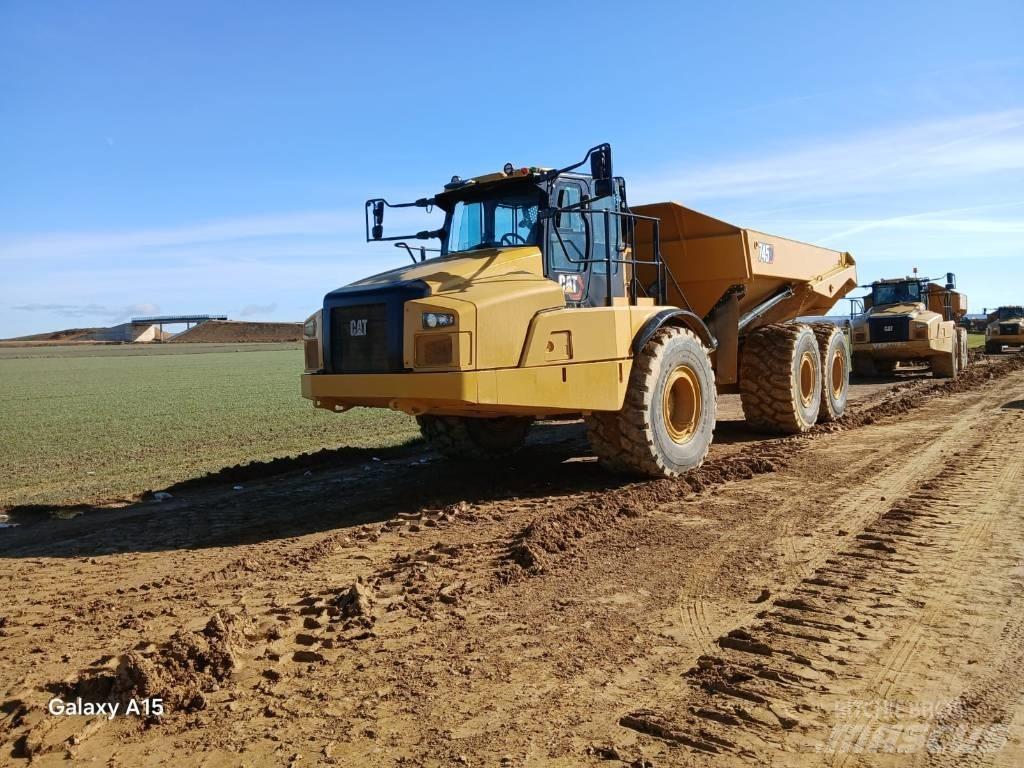 CAT 745 Terrængående lastbiler