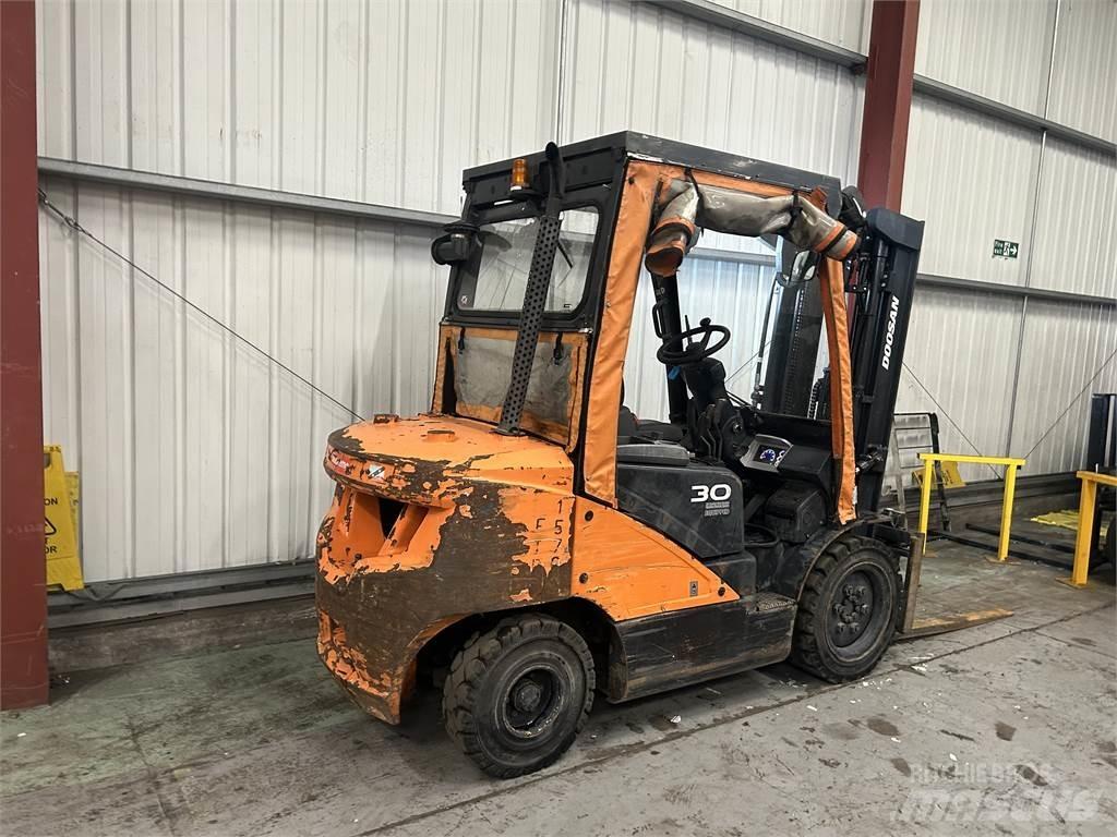 Doosan D30S-5 Diesel gaffeltrucks