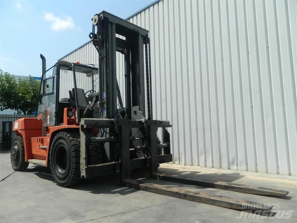 Kalmar DCE100 12 Diesel gaffeltrucks