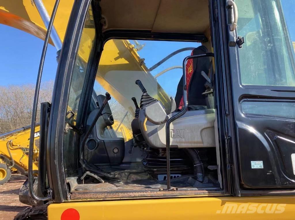 CAT 325D Gravemaskiner på larvebånd