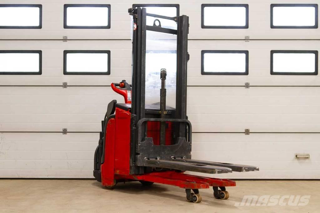 Linde L 14 Selvkørende stablere