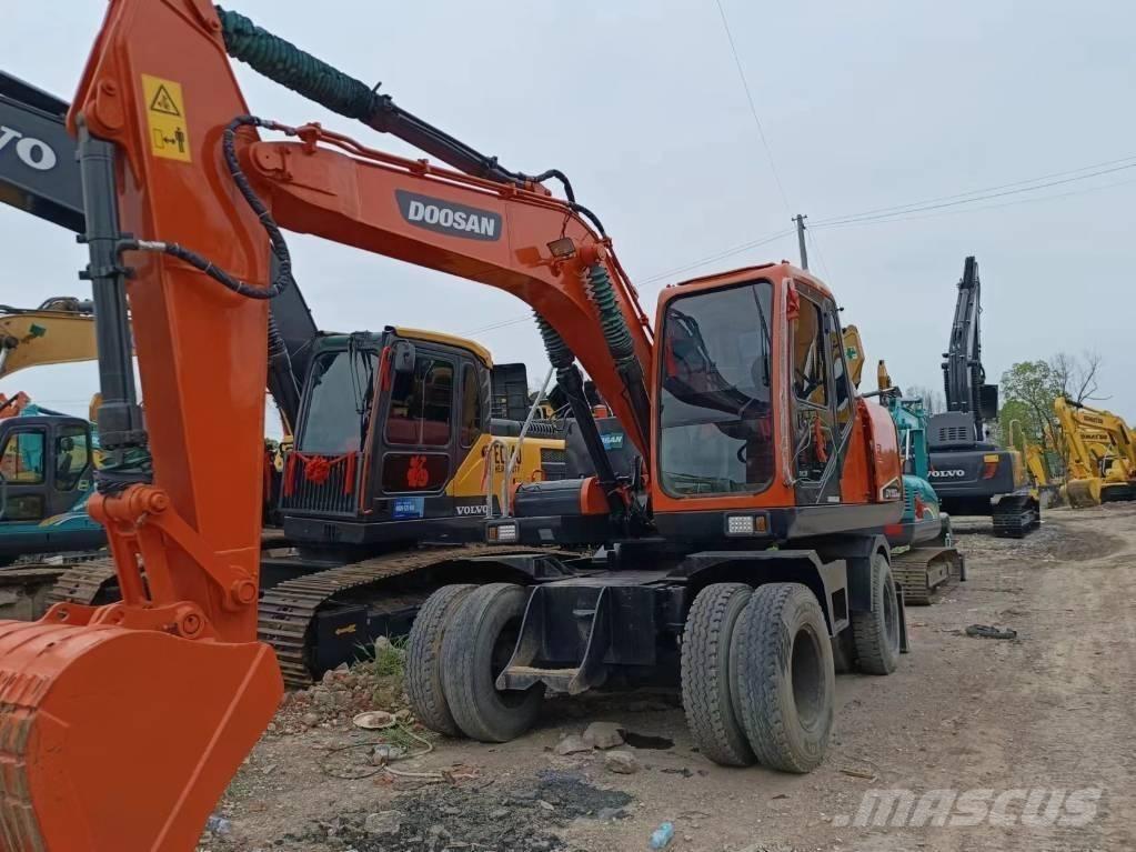 Doosan 150 W Gravemaskiner på hjul