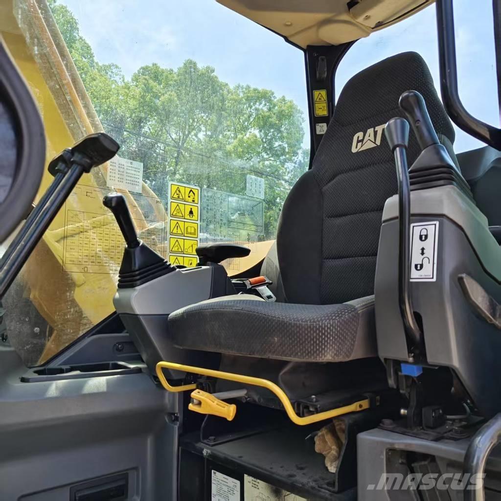 CAT 310 Gravemaskiner på larvebånd