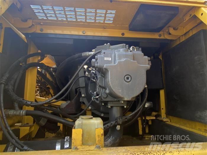 Komatsu PC450-8 Gravemaskiner på larvebånd