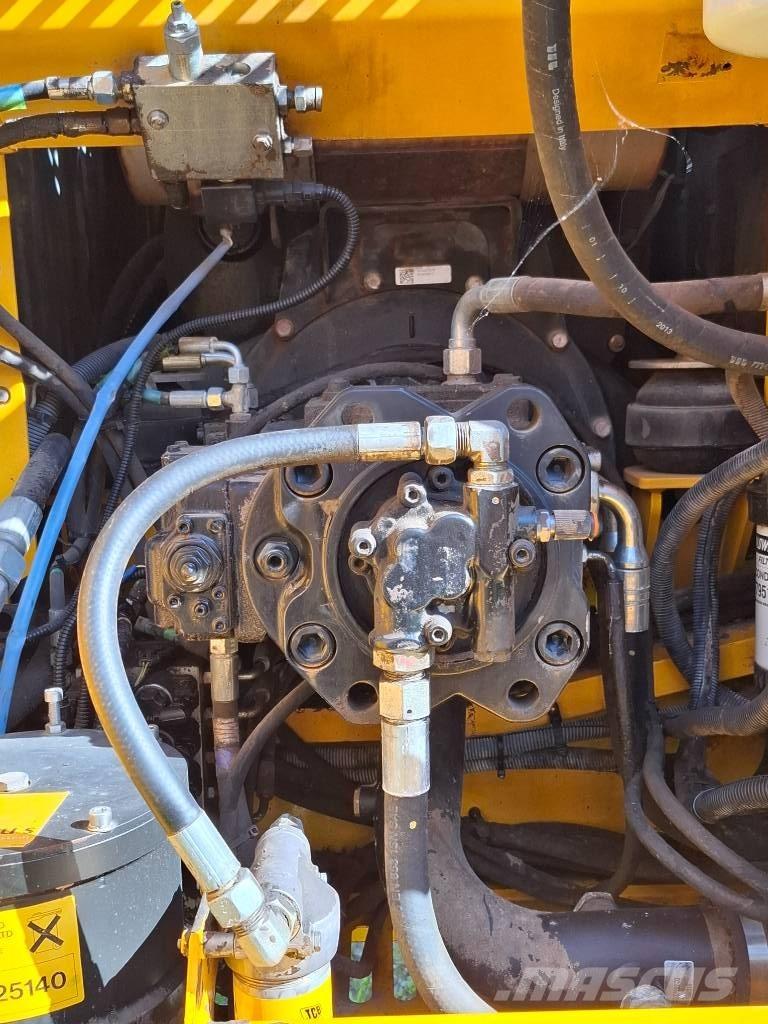 JCB JS 220 LC Gravemaskiner på larvebånd