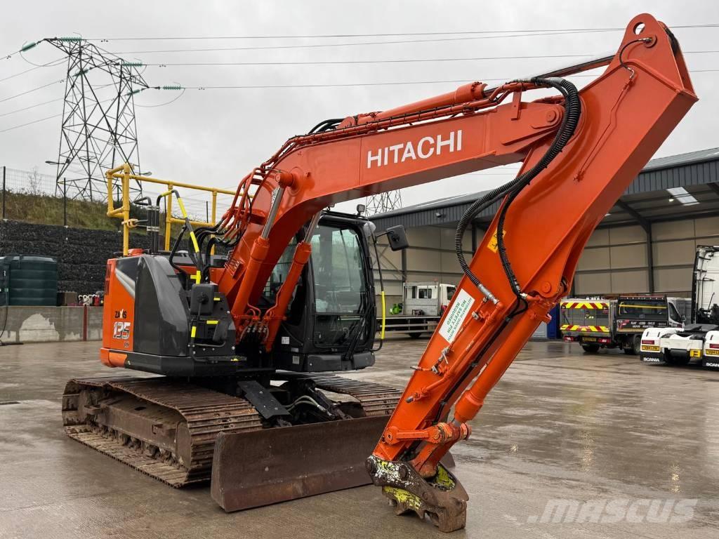 Hitachi ZX 135 US-7 Gravemaskiner på larvebånd