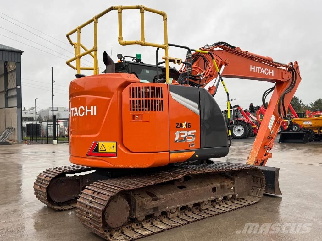 Hitachi ZX 135 US-7 Gravemaskiner på larvebånd