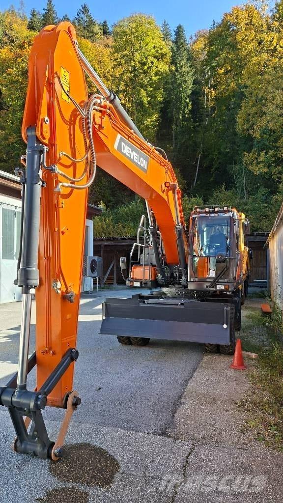 Develon DX 210 W-7 Gravemaskiner på hjul