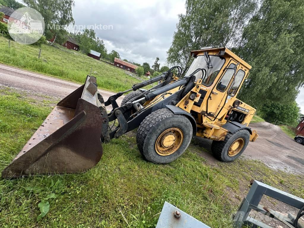 Volvo BM 4300 Læssemaskiner på hjul
