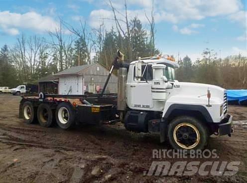 Mack RD 686 SX Demonterbare/wirehejs lastbiler