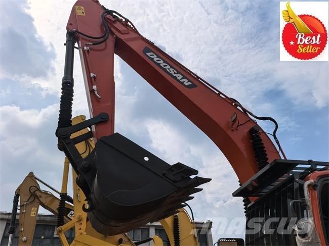 Doosan DX 225 LC Gravemaskiner på larvebånd