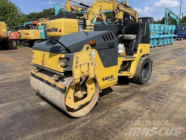 Sakai TW 352 Enkelt tromle