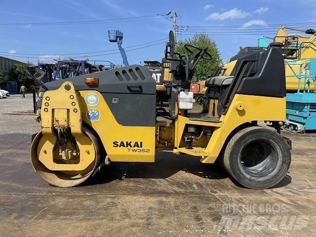 Sakai TW 352 Enkelt tromle
