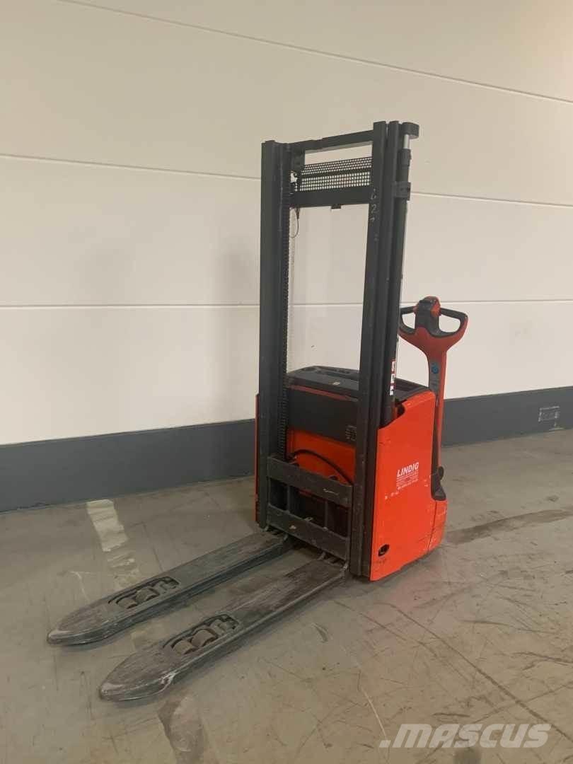 Linde L12I Selvkørende stablere