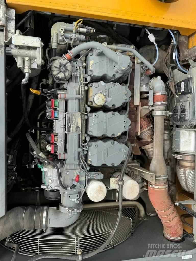 Liebherr LH 30 M Materialehåndteringsmaskiner