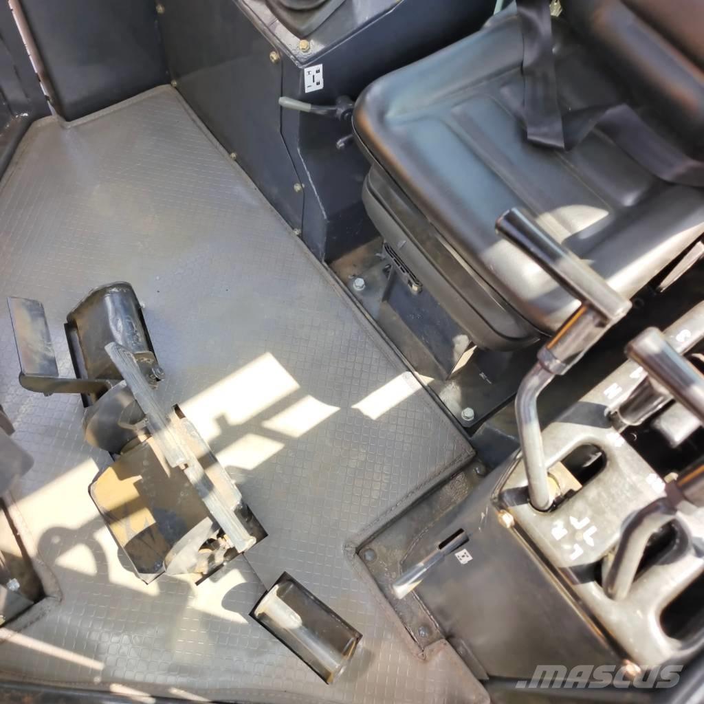 Shantui SD 32 Bulldozer på larvebånd