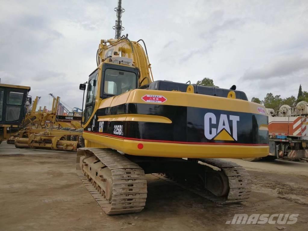 CAT 325 B L Gravemaskiner på larvebånd