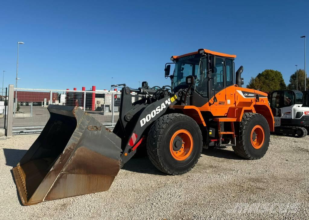 Doosan DL 220-5 Læssemaskiner på hjul