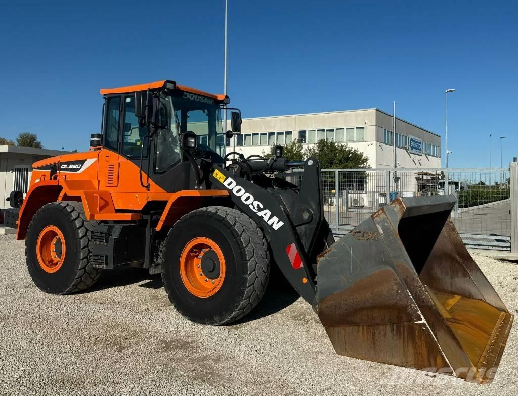 Doosan DL 220-5 Læssemaskiner på hjul