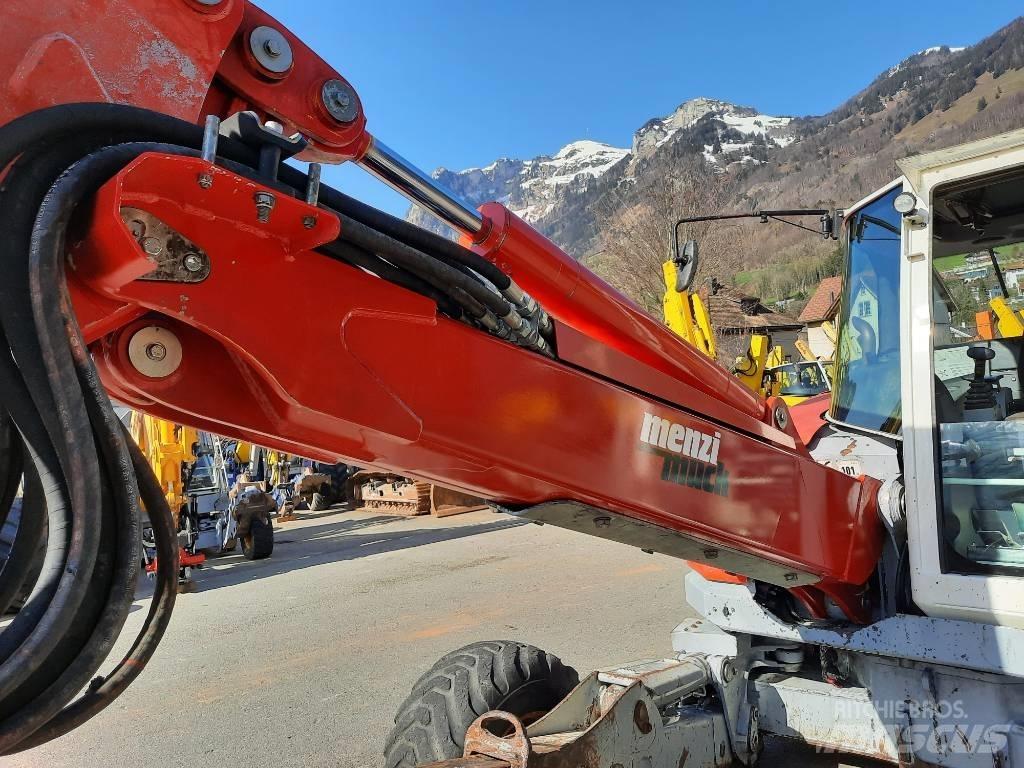 Menzi Muck M530 Gravemaskiner på hjul