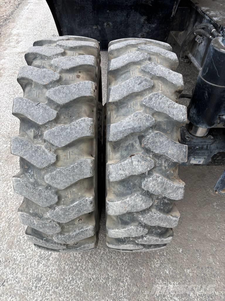 Hitachi ZX 140 W-5B Gravemaskiner på hjul