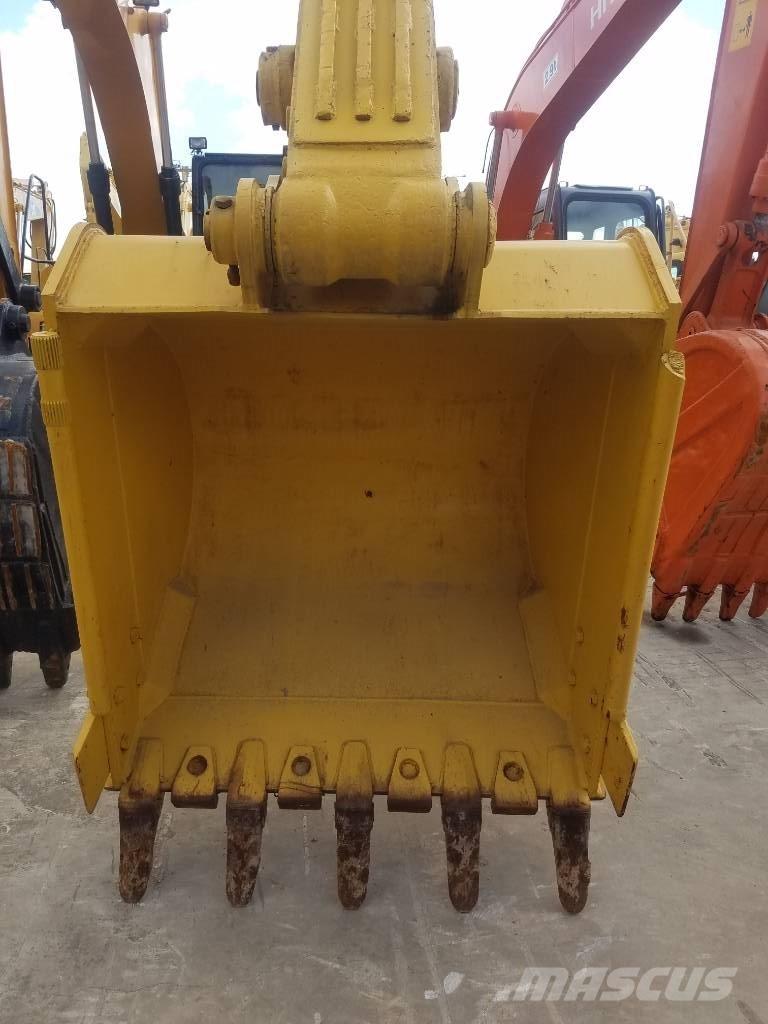Komatsu PC 220-8 Gravemaskiner på larvebånd