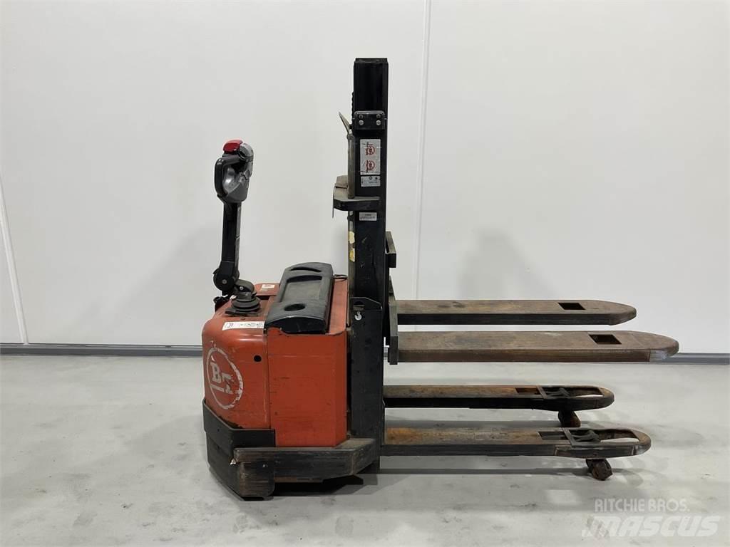 BT S16D Selvkørende stablere