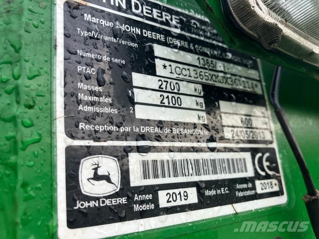 John Deere 1365 Monterede og efterspændte slåmaskiner