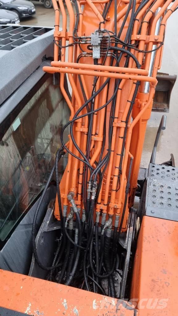 Hitachi ZX 210 W-3 Gravemaskiner på hjul