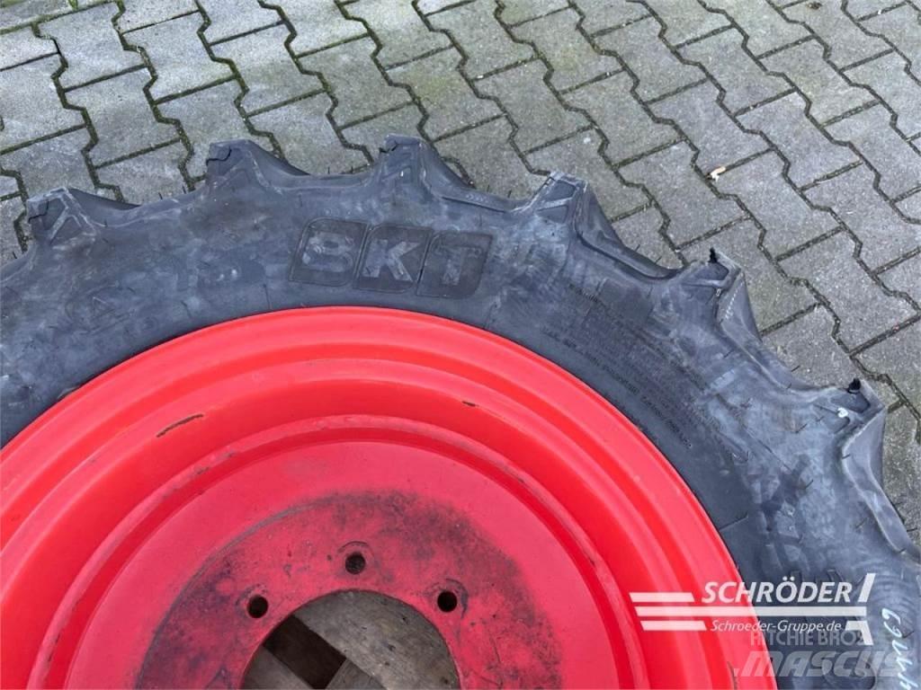 BKT 1X 320/70 R24 Hjul, Dæk og Fælge