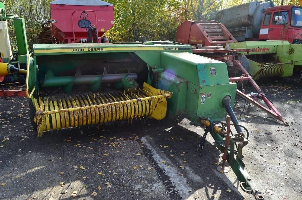 John Deere 468 Pressere til firkantede baller