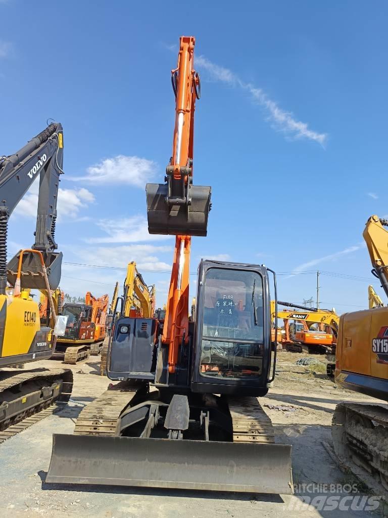 Hitachi ZX 75 Midi-gravemaskiner 7t - 12t