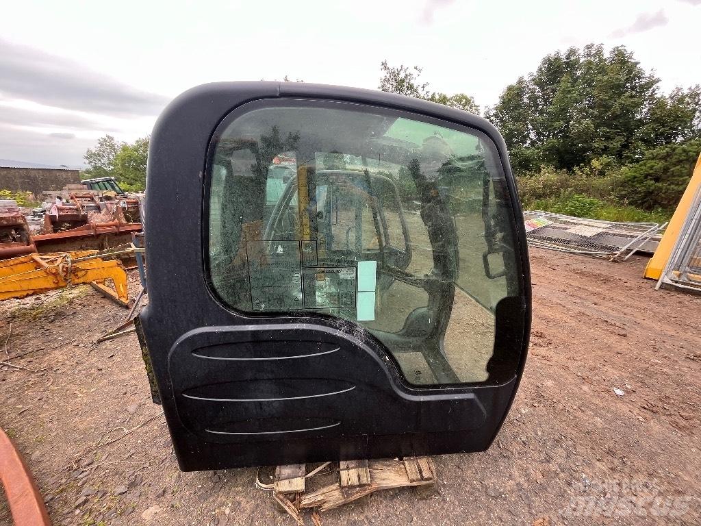 JCB JS220 Cabin / Cab Gravemaskiner på larvebånd