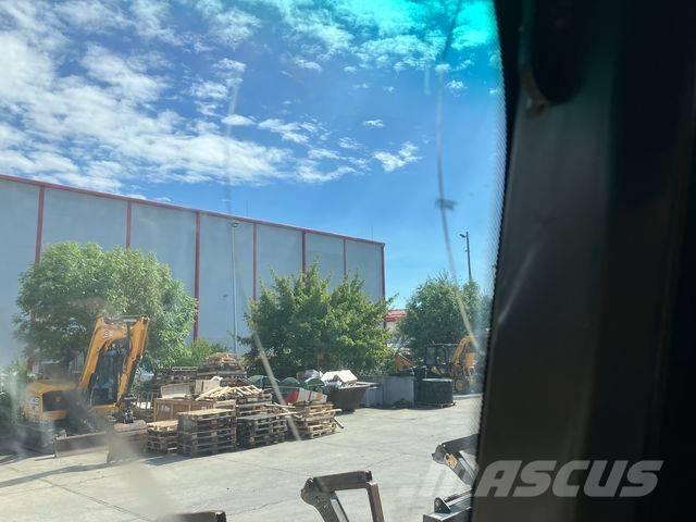 JCB 4CX AEC Rendegravere