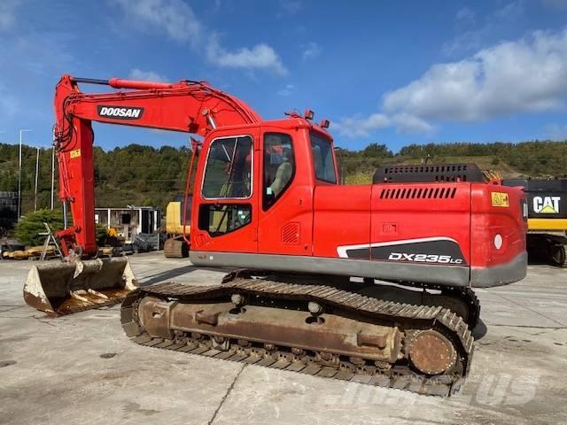 Doosan DX 235 LC Gravemaskiner på larvebånd