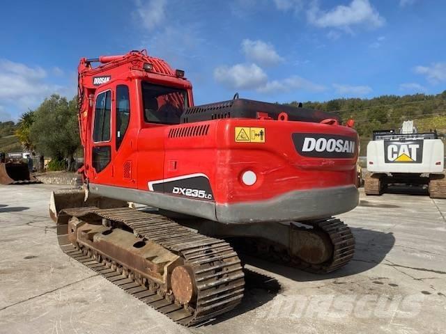 Doosan DX 235 LC Gravemaskiner på larvebånd