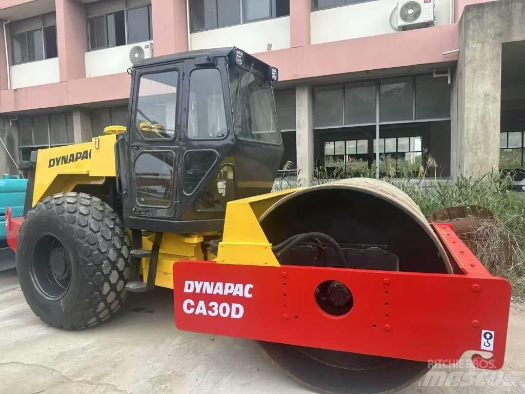 Dynapac CA 30 D Enkelt tromle