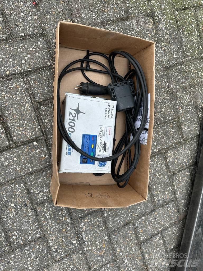 Toyota LPE 200 El-palleløftere med platform