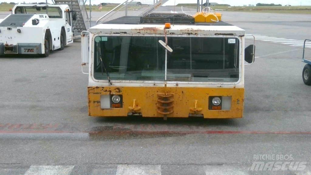  Douglas DC 11 Trucks - Andet